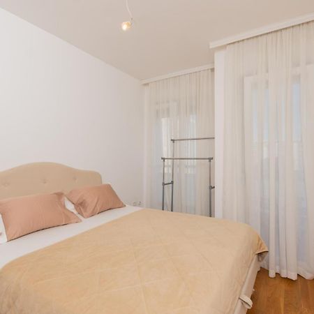 Lux City Apartment With Parking Podgorica Exterior photo