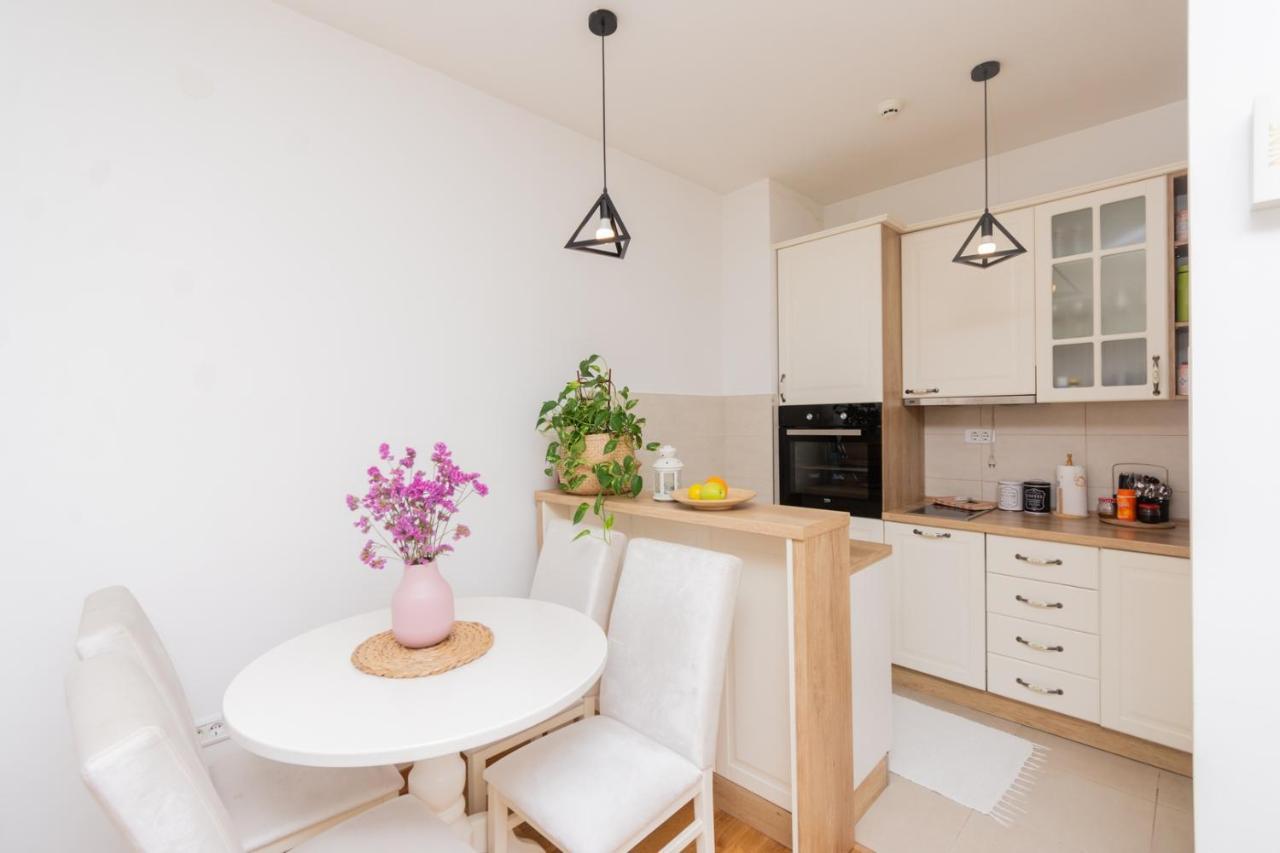 Lux City Apartment With Parking Podgorica Exterior photo