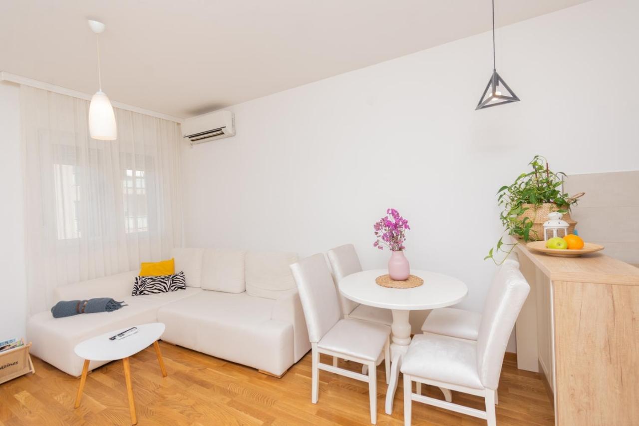 Lux City Apartment With Parking Podgorica Exterior photo
