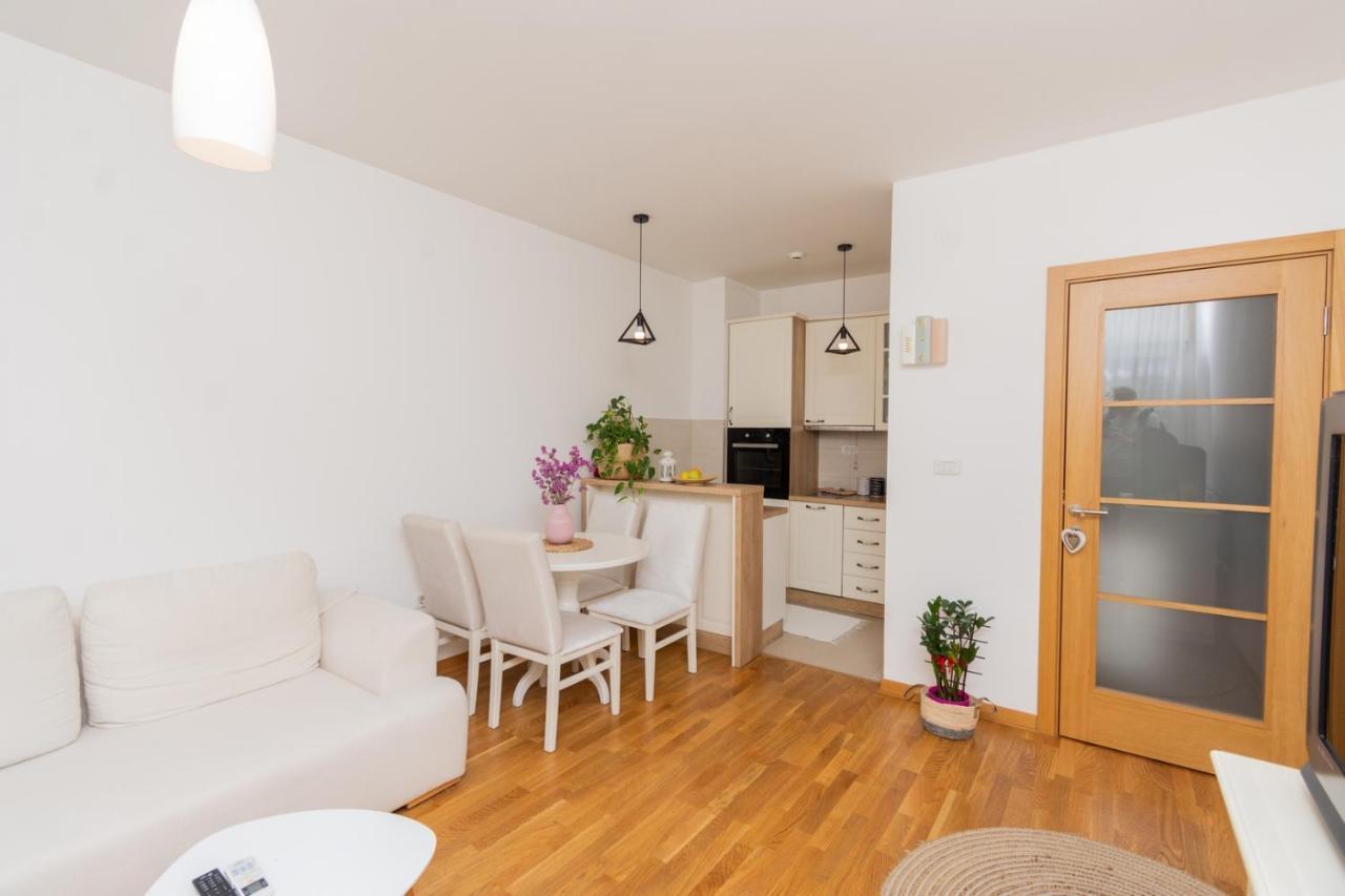 Lux City Apartment With Parking Podgorica Exterior photo