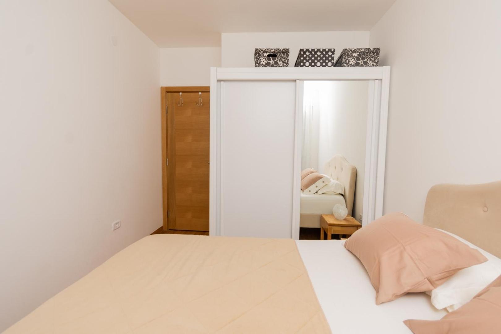 Lux City Apartment With Parking Podgorica Exterior photo